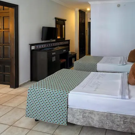 Big Blue Sky 4* אלאניה