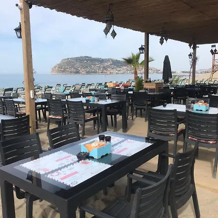 فندق Big Blue Sky 4*