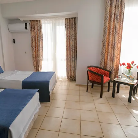 מלון Big Blue Sky אלאניה