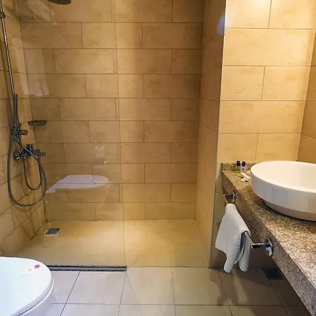 מלון Big Blue Sky