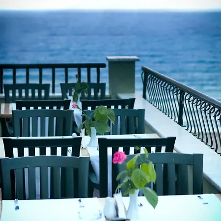 فندق Big Blue Sky 4*