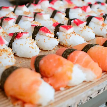 מלון Big Blue Sky אלאניה