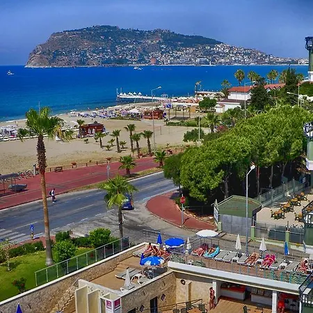 Big Blue Sky מלון 4*