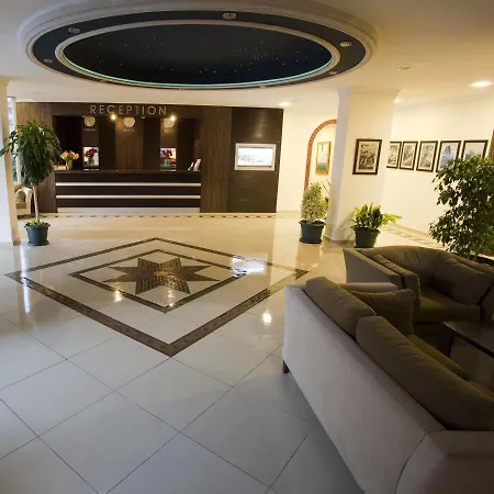 Big Blue Sky מלון 4*