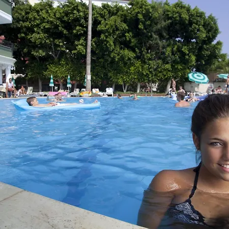 Big Blue Sky فندق ألانيا