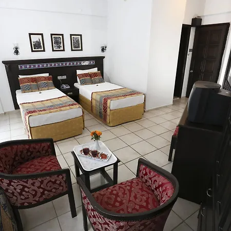 Big Blue Sky מלון 4*