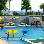 Big Blue Sky Otel Alanya